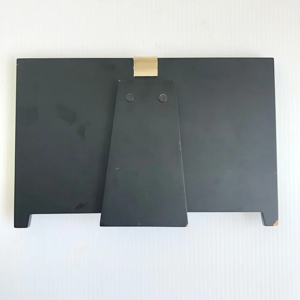 Photo frame with twin hearts